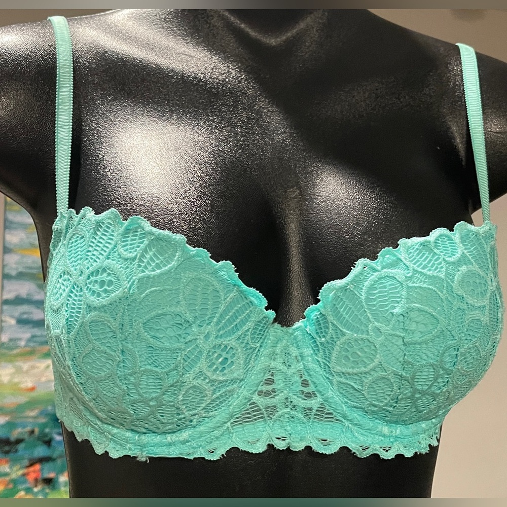 3 Victoria’s Secret/Pink Bra’s, Size 34 C - Picture 2 of 16
